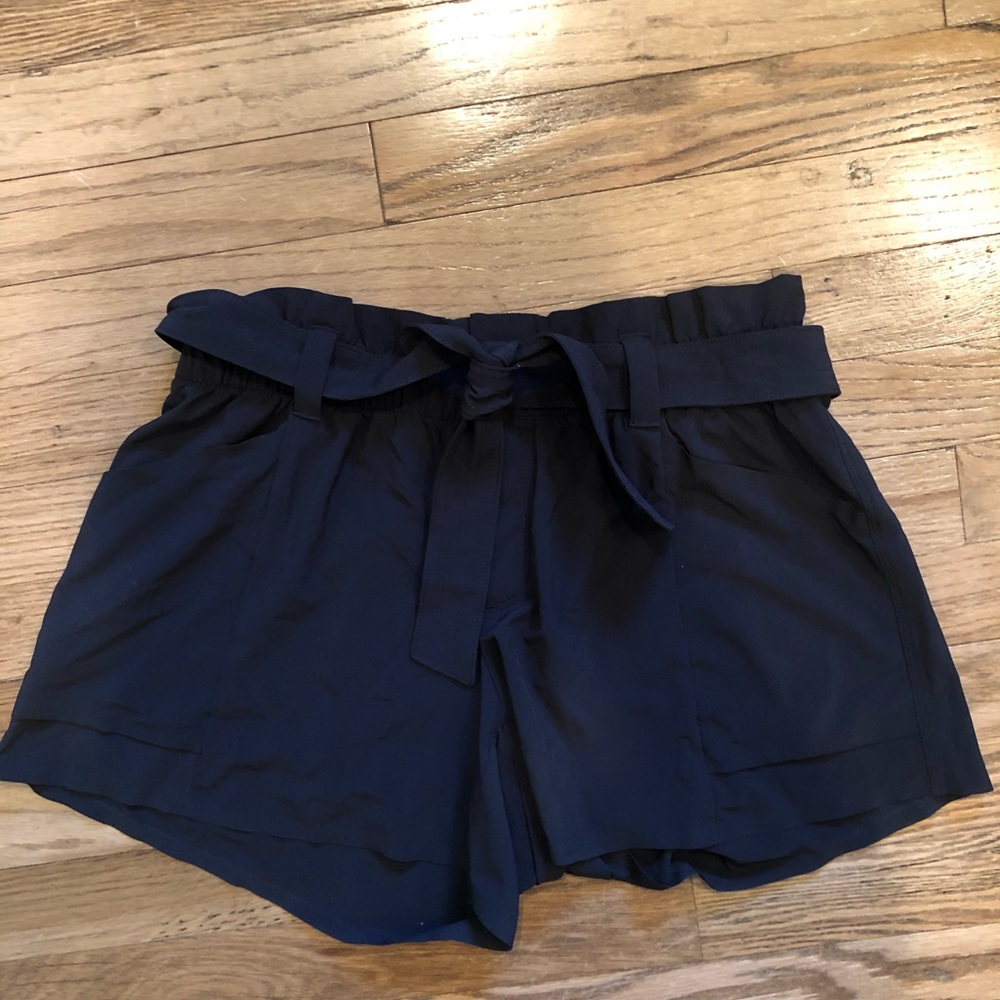 EUC Athleta Skyline Shorts in Size 6
